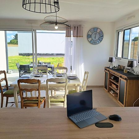 Single Storey Holiday Home In Cleder Екстер'єр фото