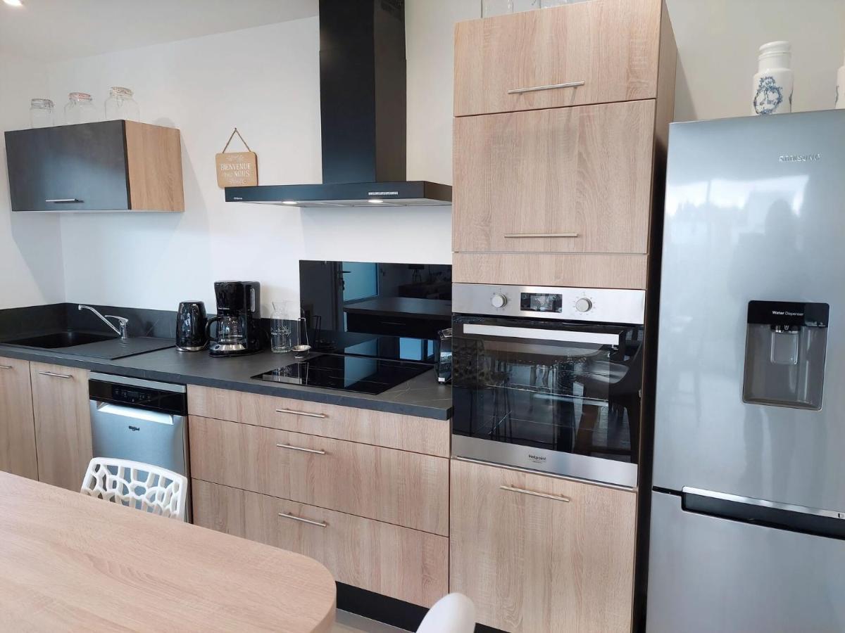Single Storey Holiday Home In Cleder Екстер'єр фото