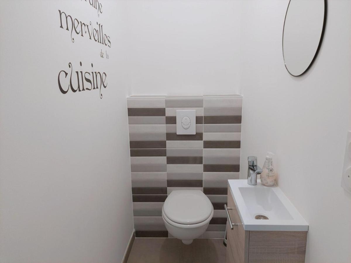 Single Storey Holiday Home In Cleder Екстер'єр фото